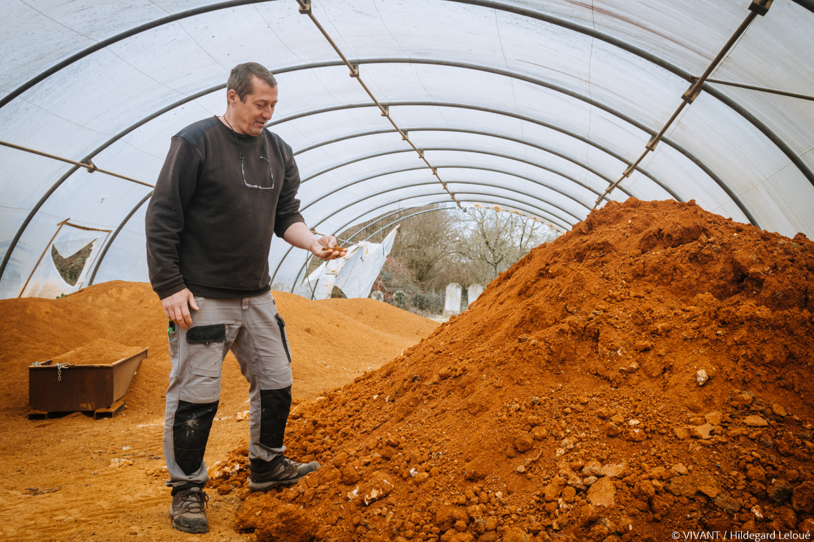 Bio construction les pouvoirs de la terre crue Vivant le Média